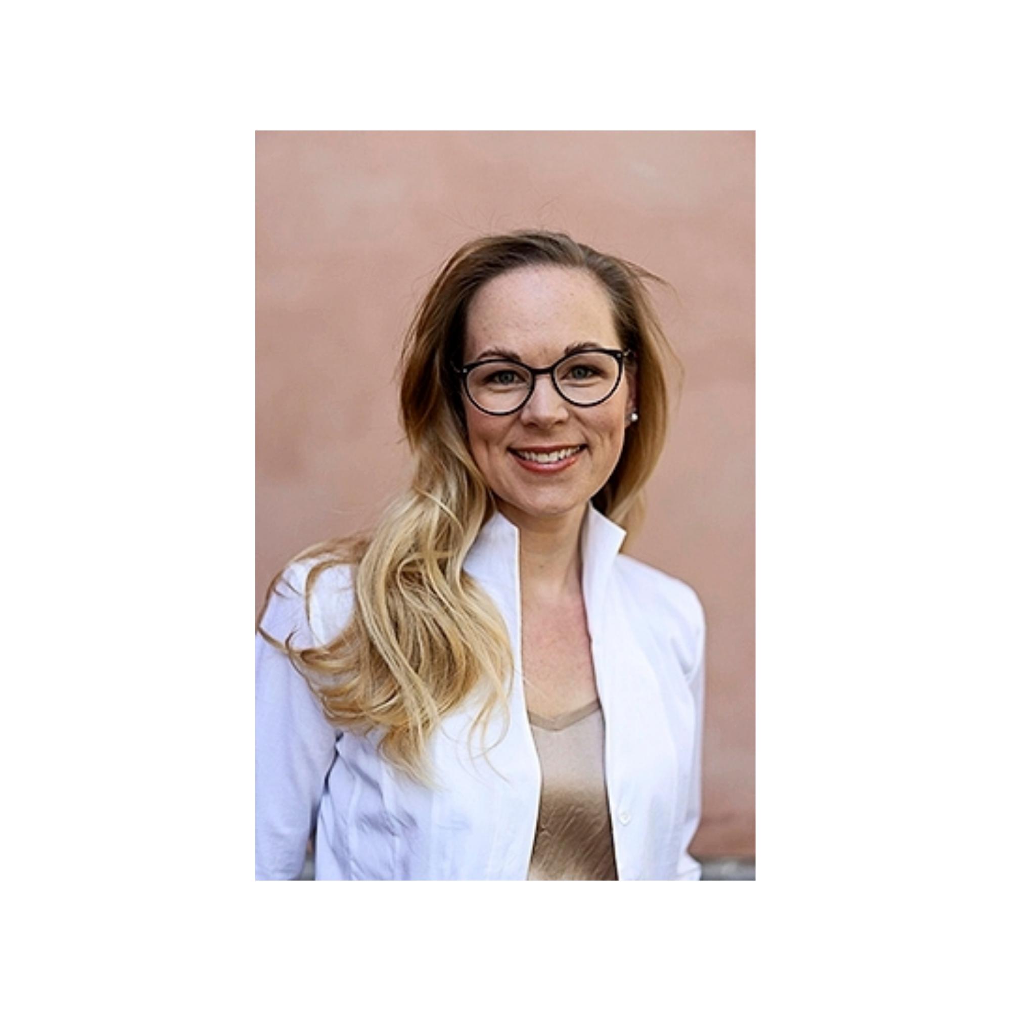 Korva-, nenä- ja kurkkutautien erikoislääkäri Hanna Karvonen
