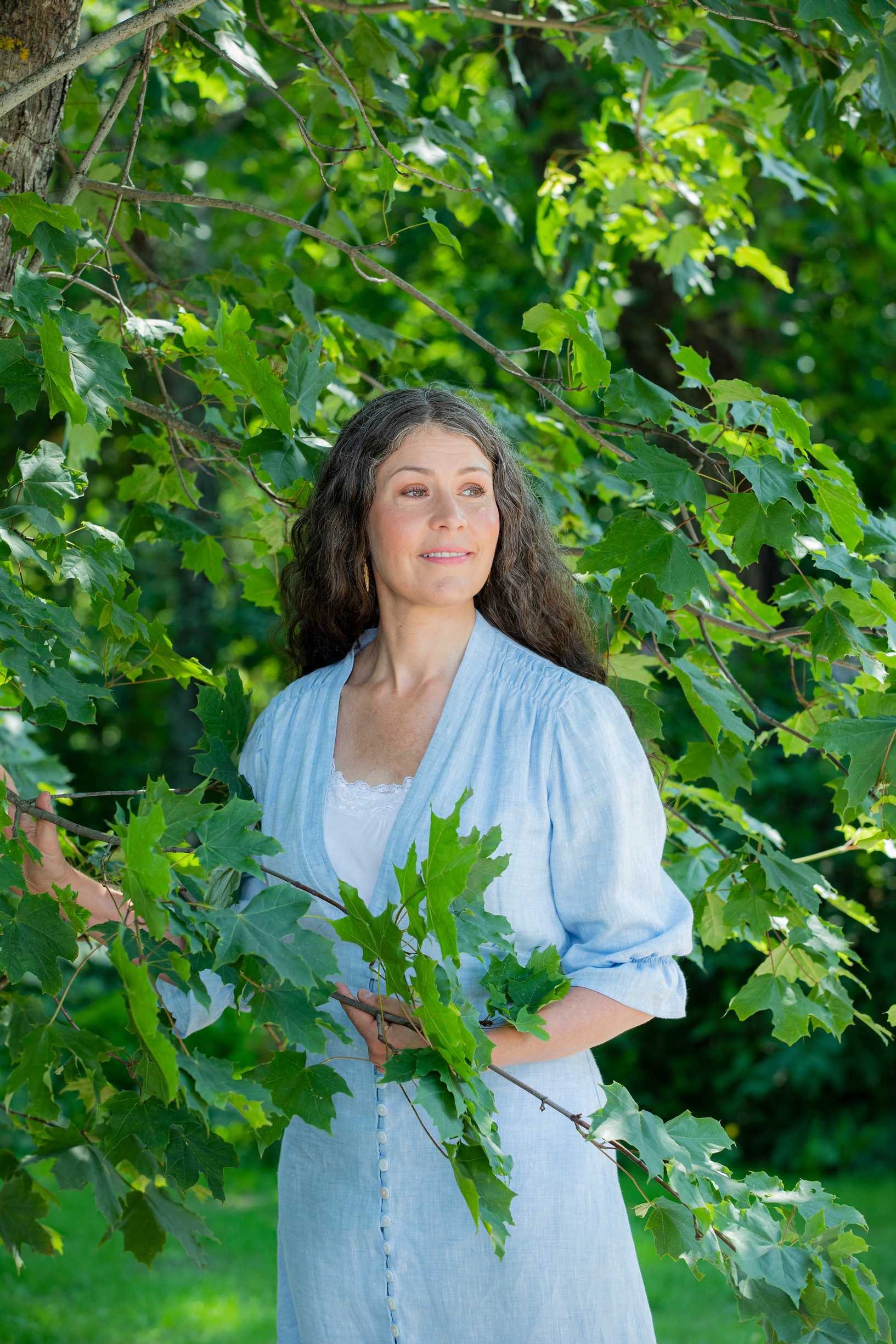 Maria Drockila vaahteran katveessa