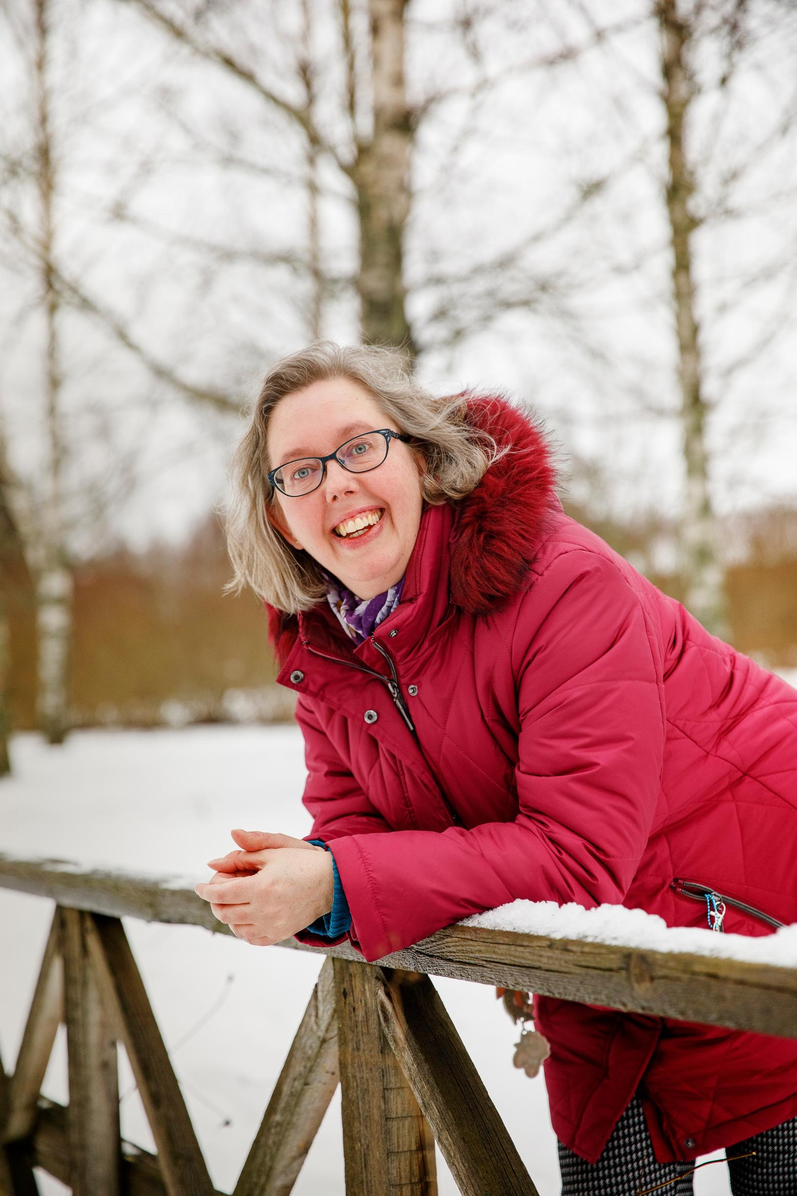 Puhumattomuus teki Ninan elämästä yksinäistä, sillä ihmissuhteita ei synny ilman sanoja. ”Nykyään saatan pulputtaa jo liikaakin.”