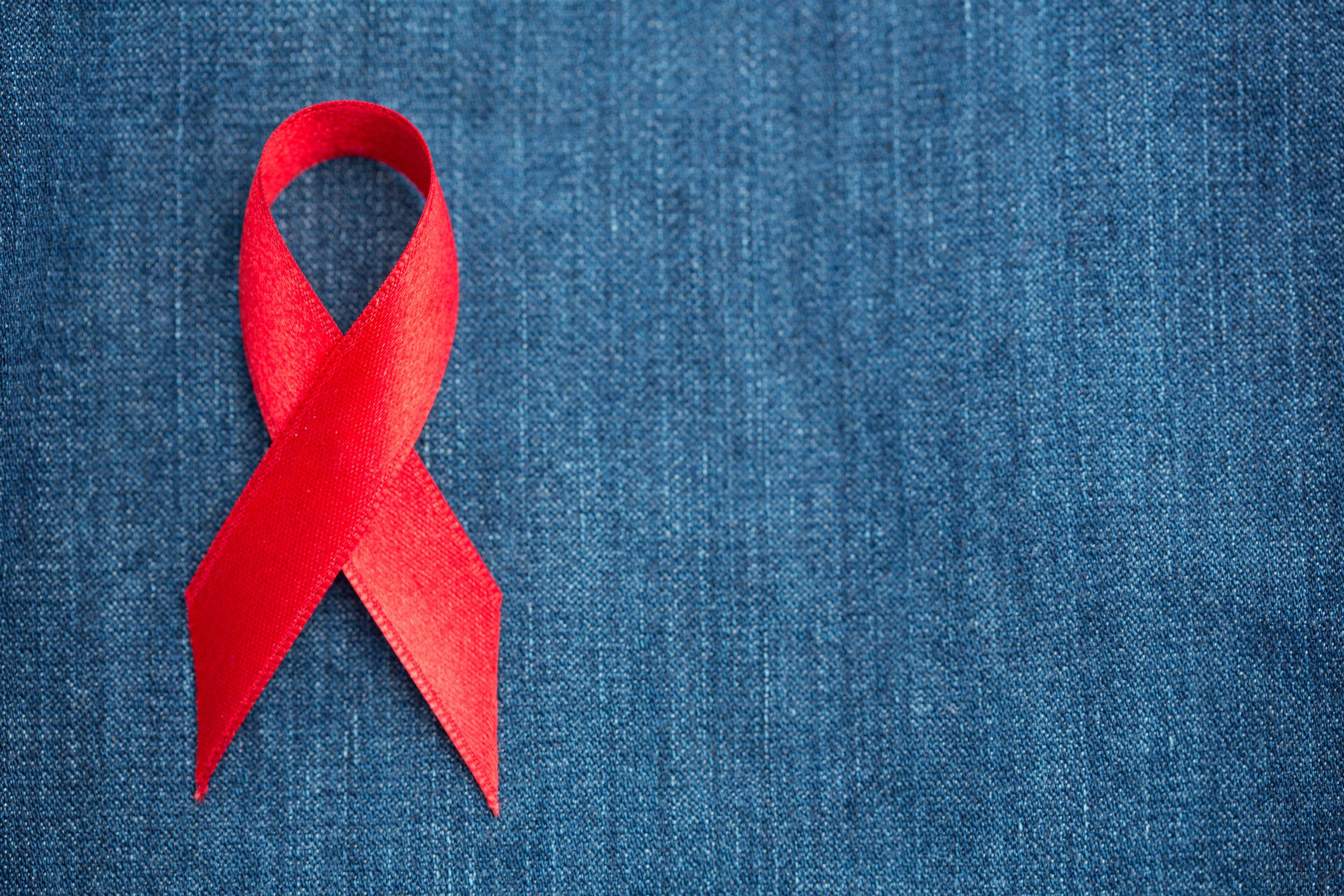 Odottava äiti, jolla HIV, mutta ei papereita - hoidetaanko?