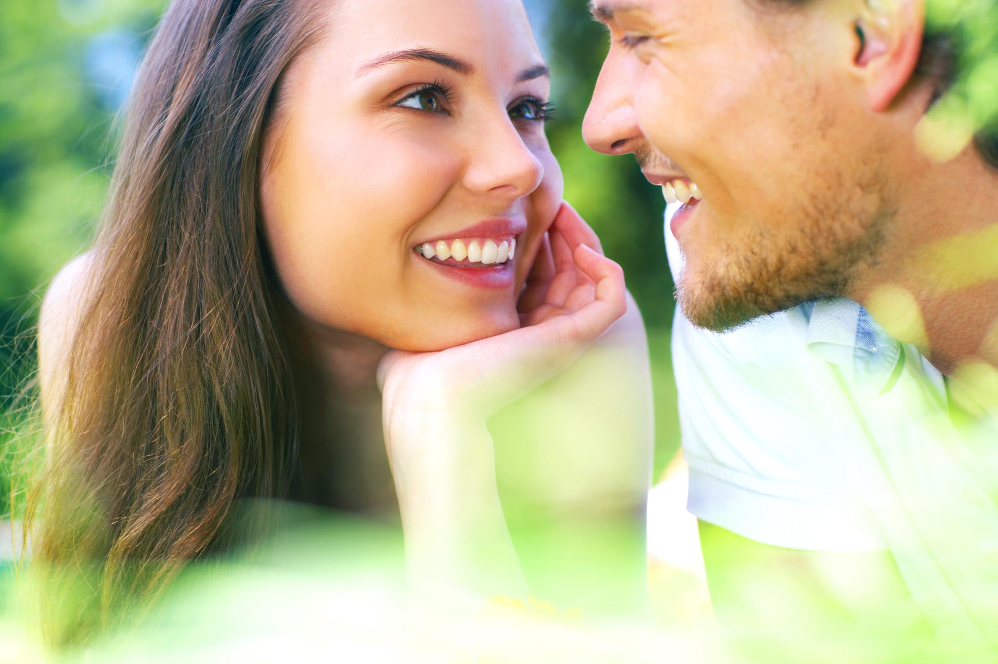 flirttailla elää rakkautta datingMiten tietää, jos hän haluaa mennessä tai vain koukku