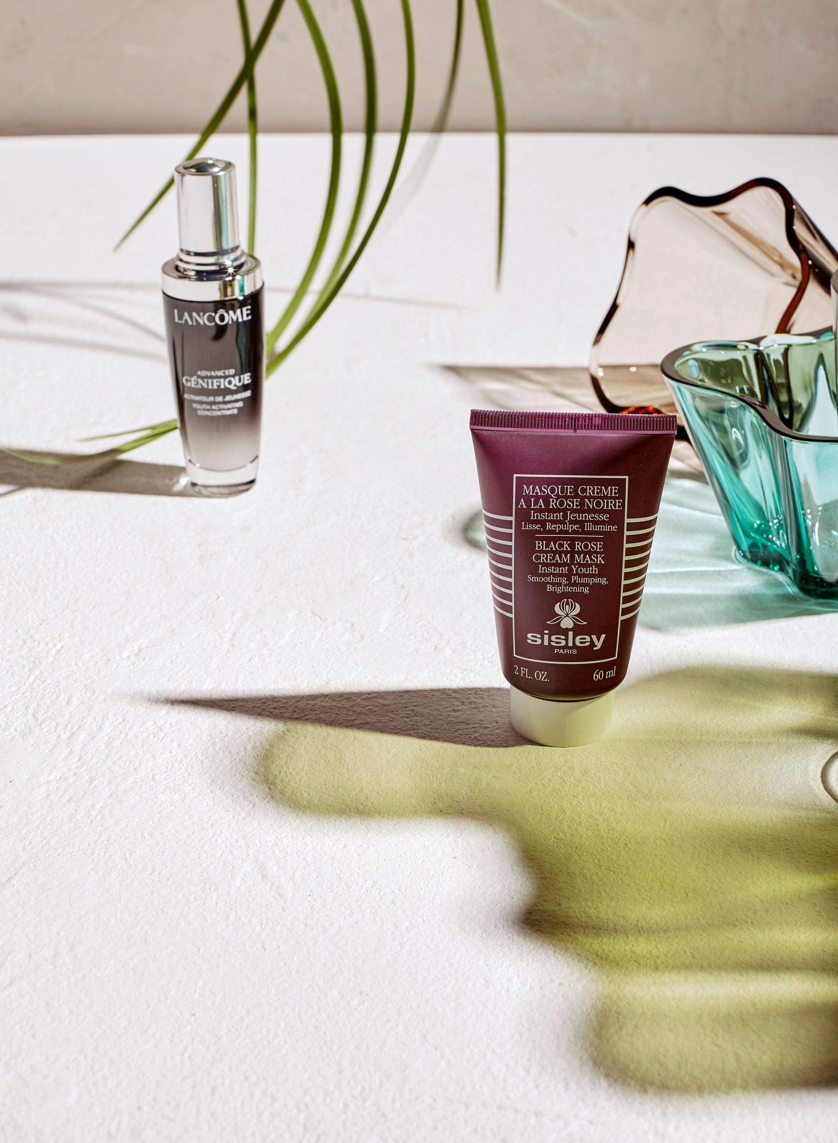 Paras seerumi: Lancôme Advanced Génifique Serum 116 e, paras kasvonaamio: Sisley Black Rose Cream Mask 160 e.