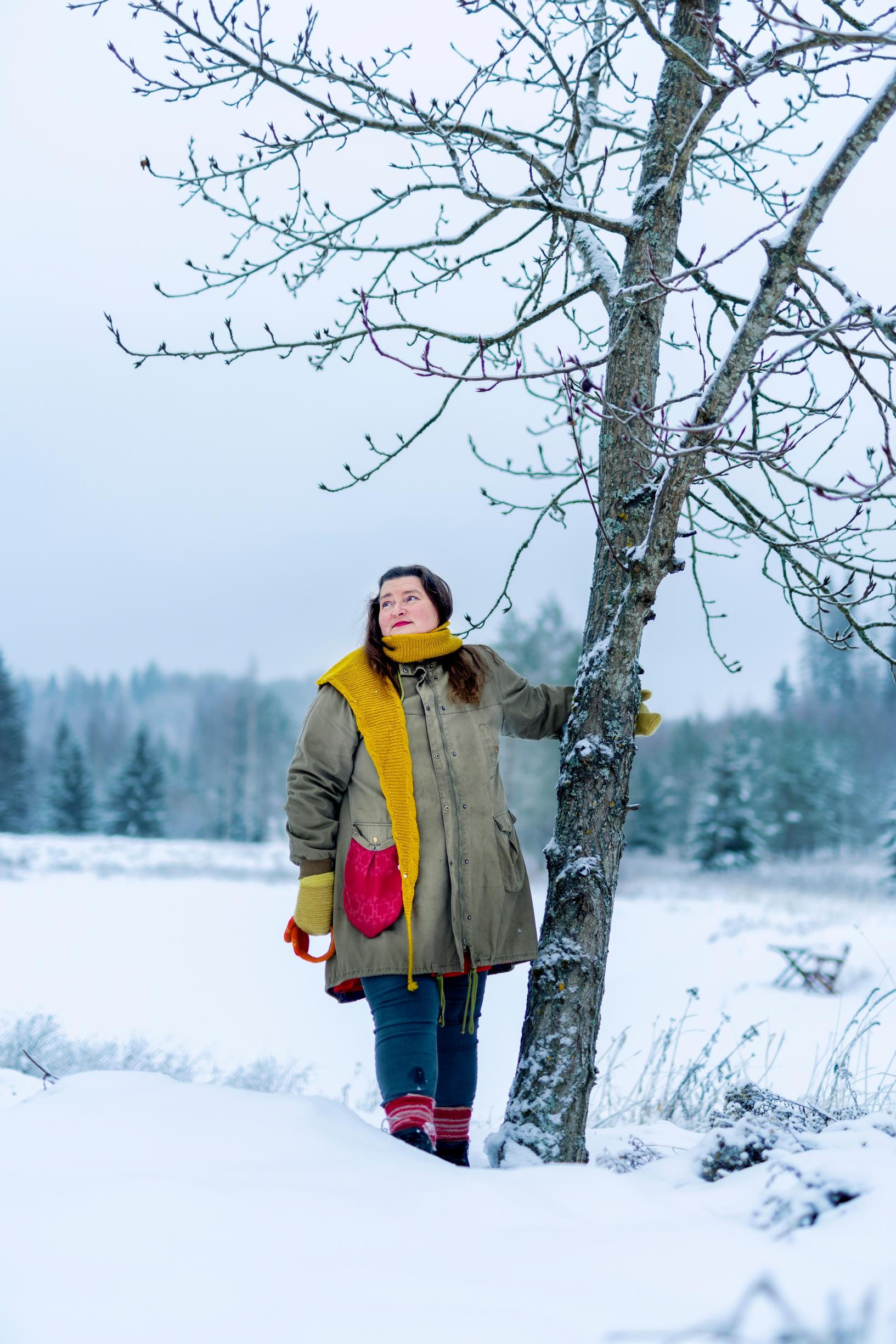 Liisa Uusitalo-Arola muutti työtään, kun hän tiedosti olevansa introvertti. ”Omissa maailmoissa oleminen antaa voimaa.”