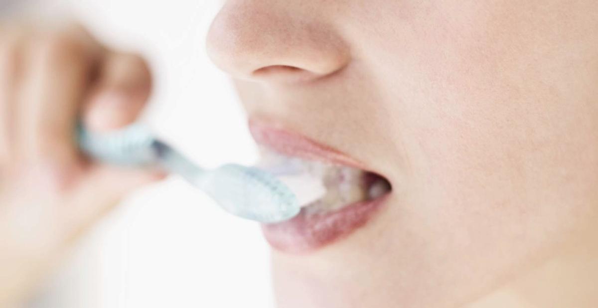 Suun hoitoa kotikonstein Kauneus ja Terveys