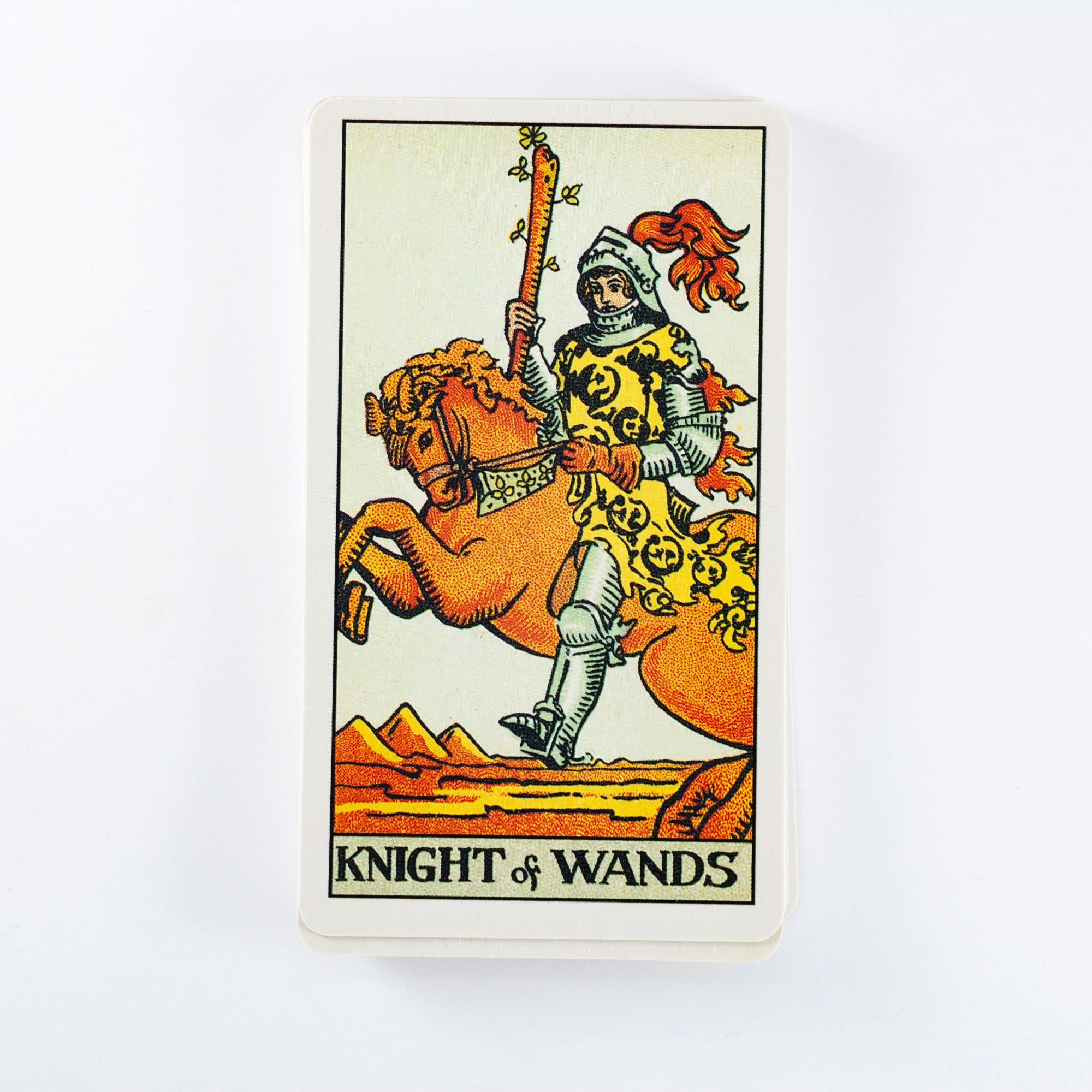 Sauvojen ritari (Knight of Wands) – Tarot-kortin merkitys 