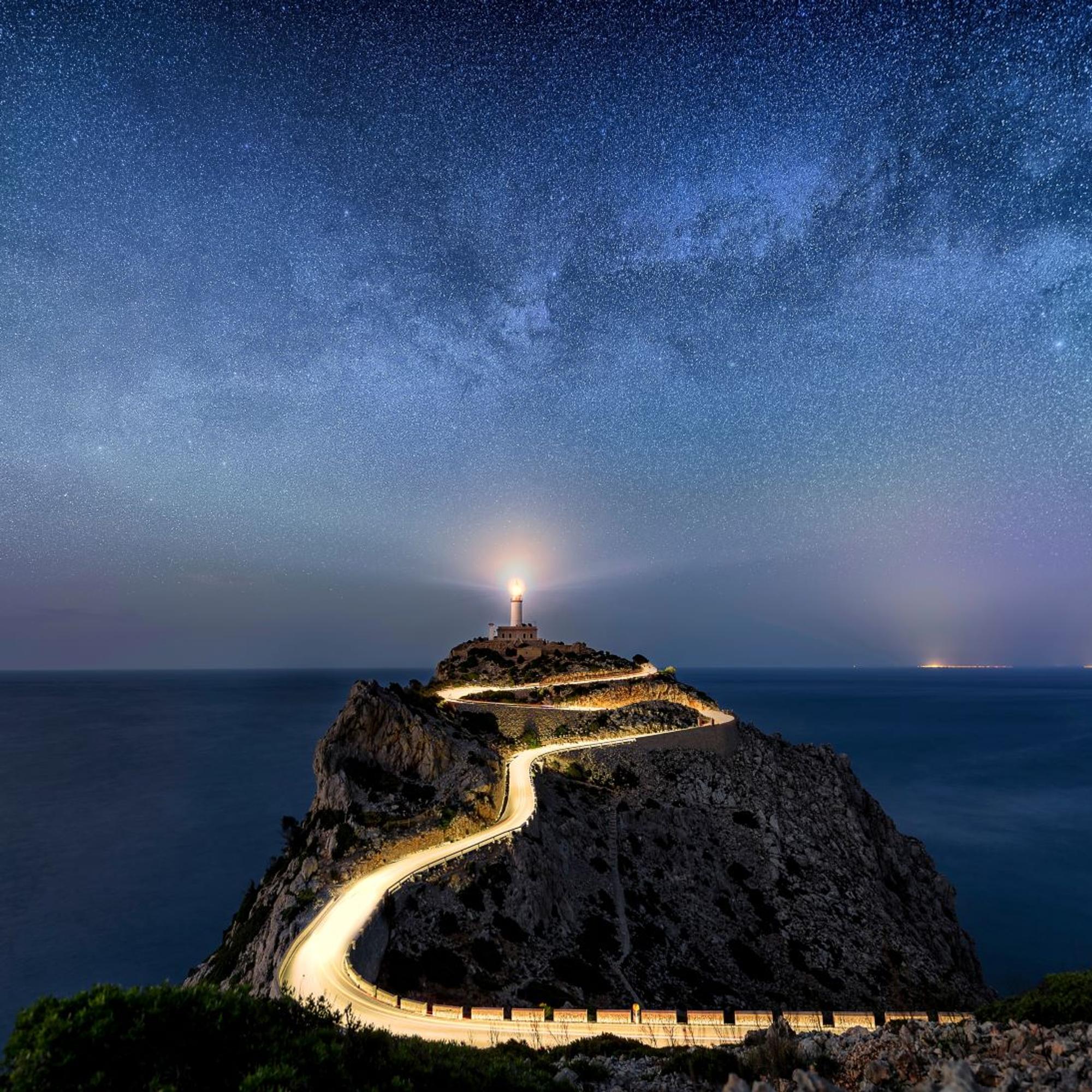 Vuosihoroskooppi 2025 kertoo, mitä vuosi tuo tullessaan