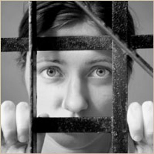 Осужденные лица в отношении которых. Осуждающее лицо. Незаконное заключение под стражу. Преступник и общество. Осужденные лица в отношении которых.