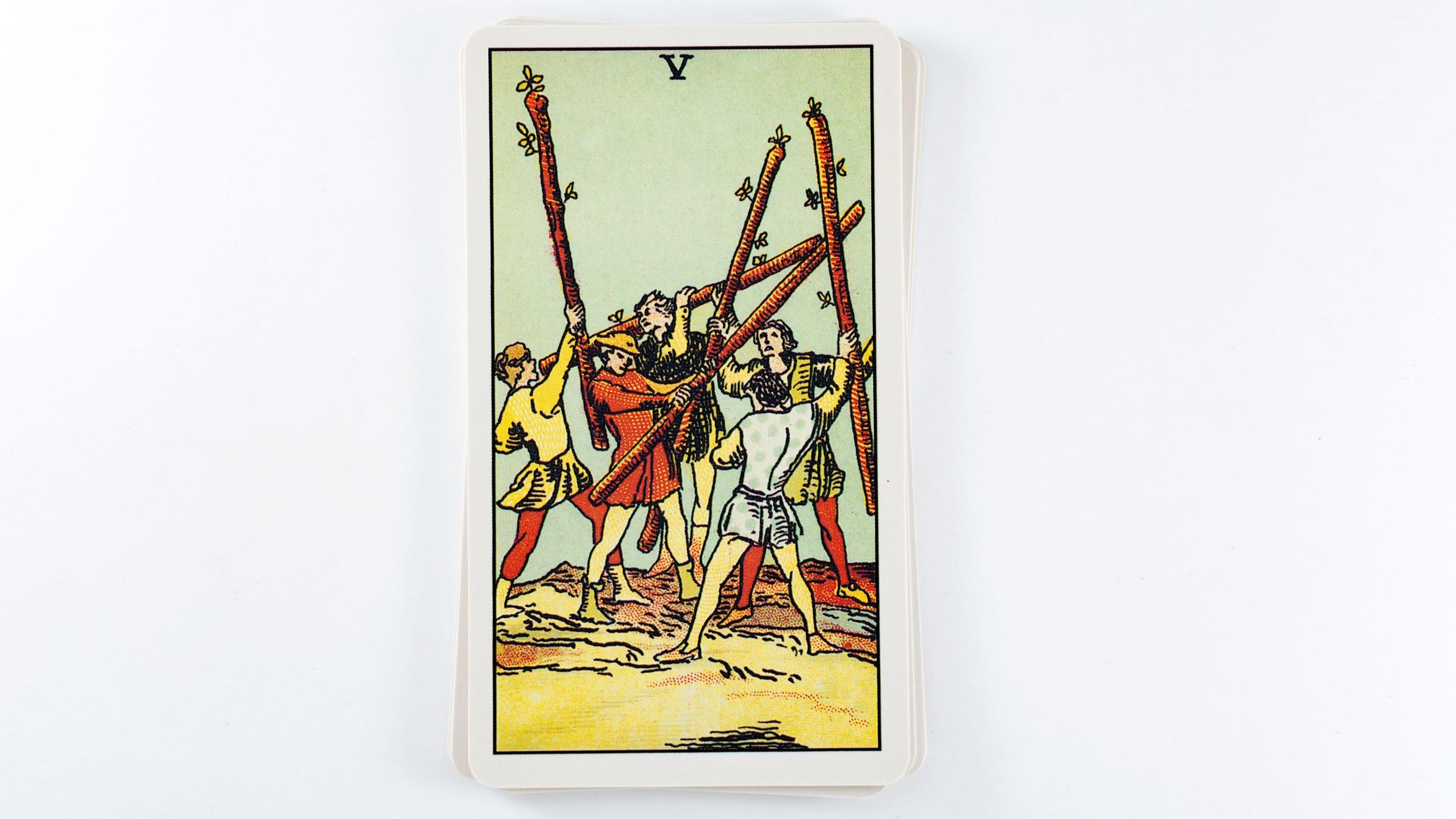 Sauvojen vitonen (The Five of Wands) – Tarot-kortin merkitys