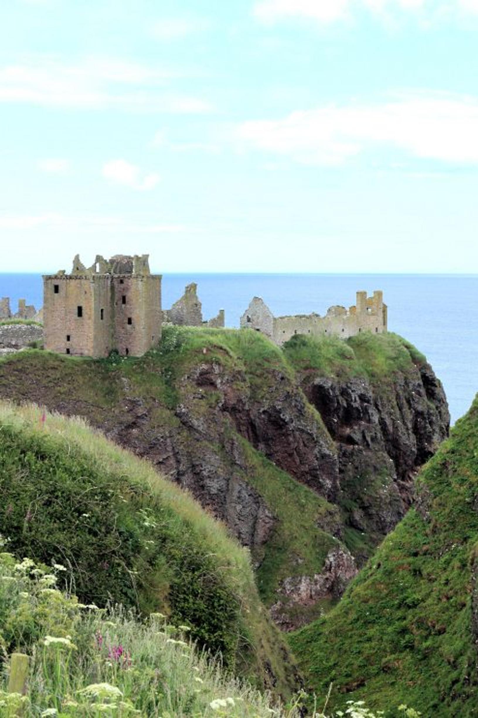 Lumoava Skotlanti osa 7: Dunnottar Castle, Stonehaven ja Arbroath – Kirsin  Kuntopiiri 